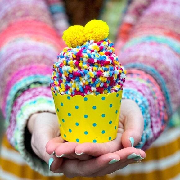 Daisy Dunes Accessories - Cozy Cupcake Socks